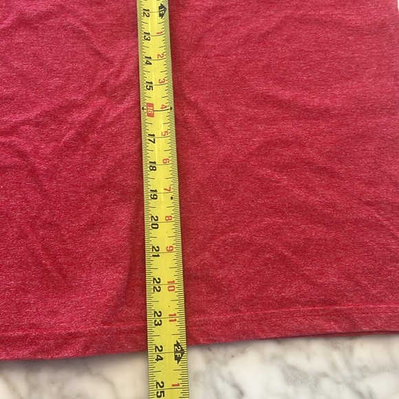 Like new red V-neck slim fit 50/50cotton polyester size large more like a medium - Picture 3 of 3